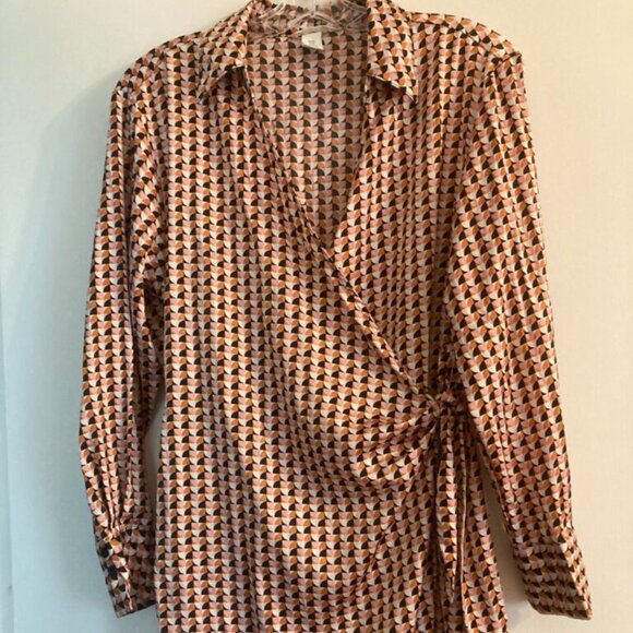 Stylish wrap dress - Picture 1 of 4